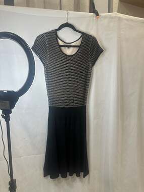 Issa London Black and White Ribbed Knit Fit & Flare Dress Size Large